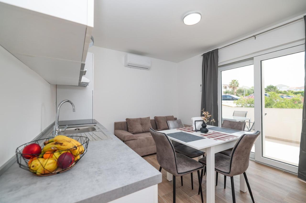 Beachfront Apartments Tic With Seaview Miletici Luaran gambar