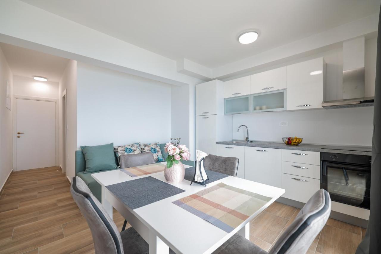 Beachfront Apartments Tic With Seaview Miletici Luaran gambar