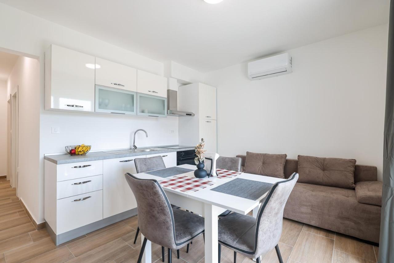 Beachfront Apartments Tic With Seaview Miletici Luaran gambar