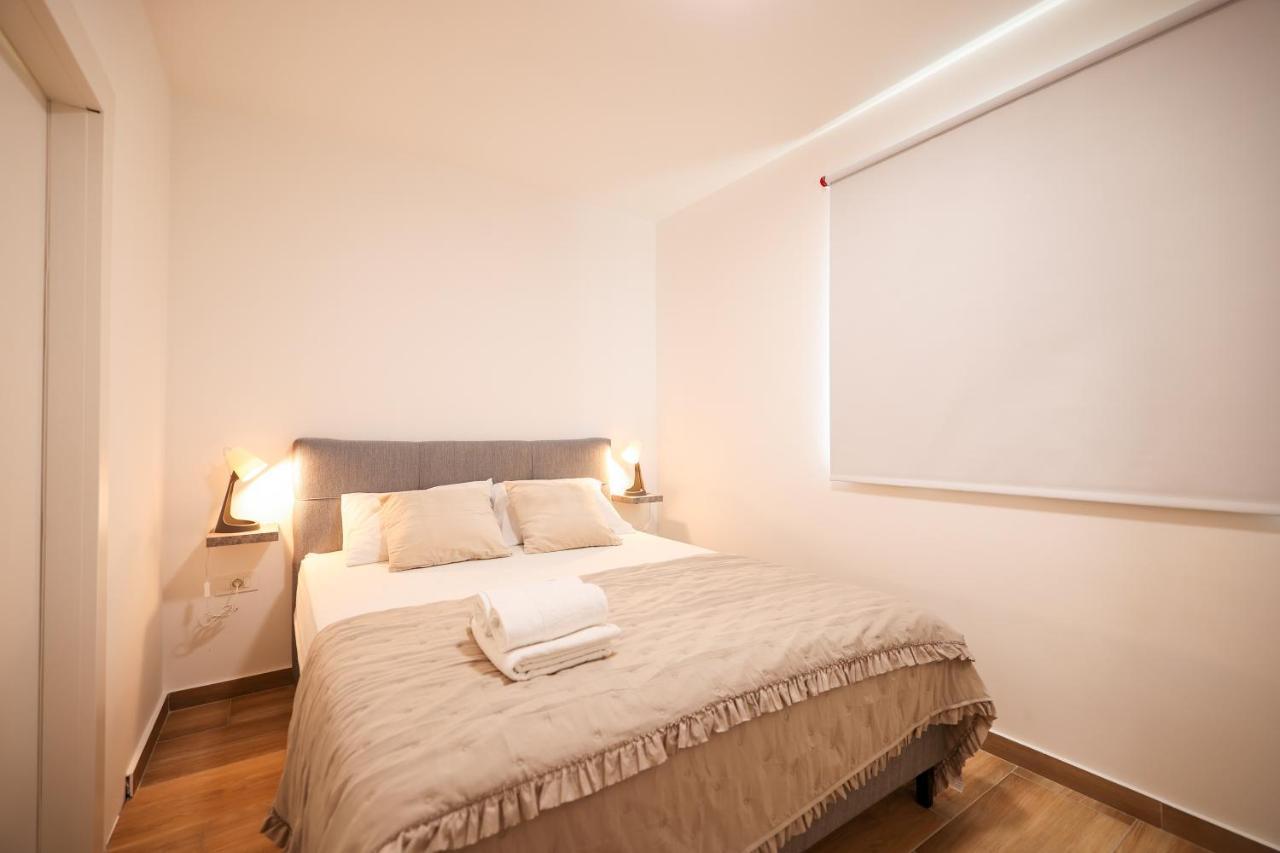 Beachfront Apartments Tic With Seaview Miletici Luaran gambar